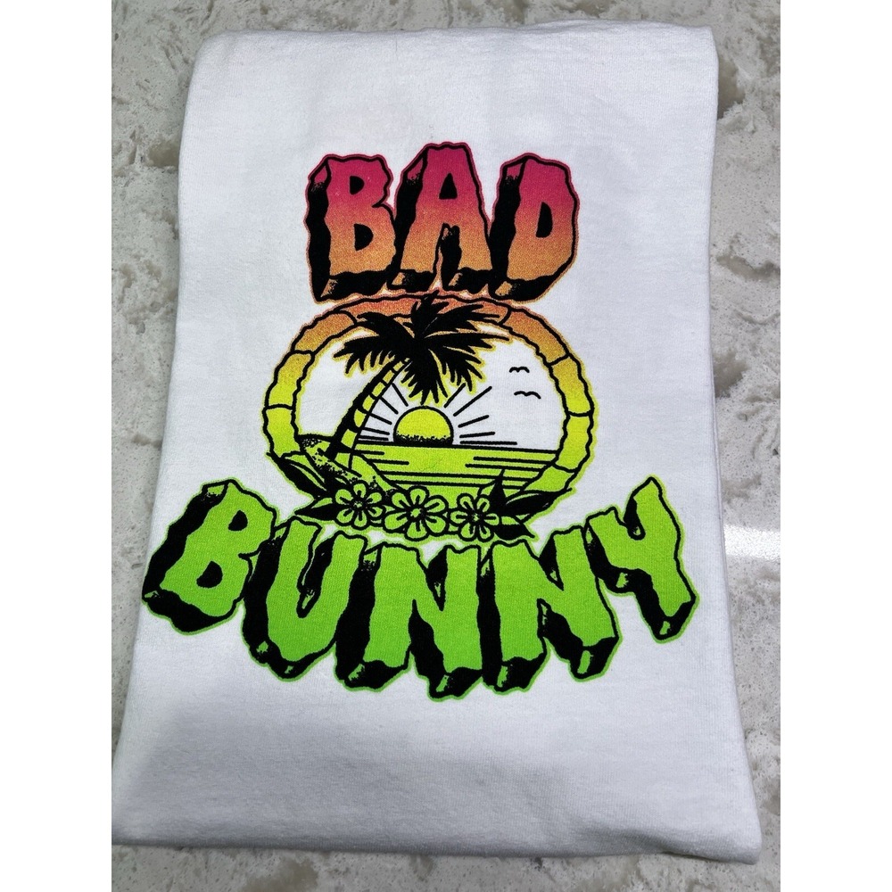 Bad Bunny Worlds Hottest Tour 2022 Official Merch Shirt Un Verano Sin Ti Size M